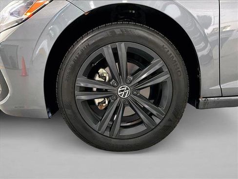 Used 2024 Volkswagen Jetta SE FWD image 10