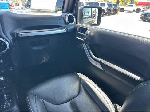 Used 2016 Jeep Wrangler Rubicon AWD/4WD image 18