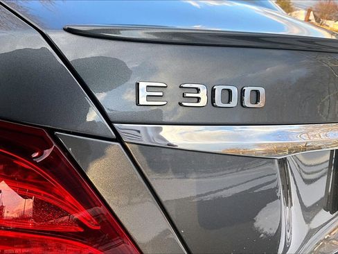 Used 2018 Mercedes-Benz E 300 4MATIC w/ Premium 1 Package image 24