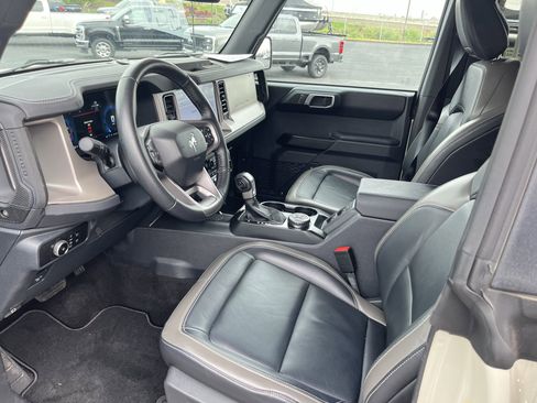 Used 2025 Ford Bronco Outer Banks image 6