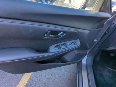 Used 2025 Nissan Sentra S FWD image 8