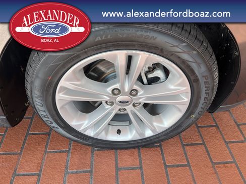 Used 2016 Ford Taurus SE image 7