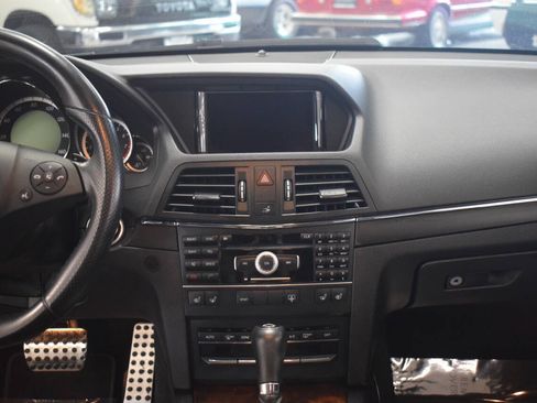 Used 2011 Mercedes-Benz E 550 Coupe image 32