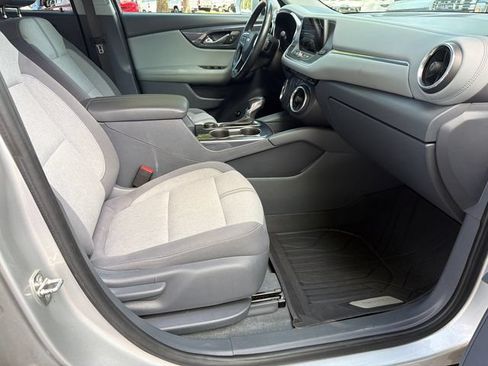 Used 2020 Chevrolet Blazer LT FWD image 13