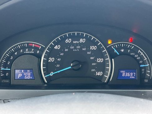 Used 2012 Toyota Camry LE FWD image 22