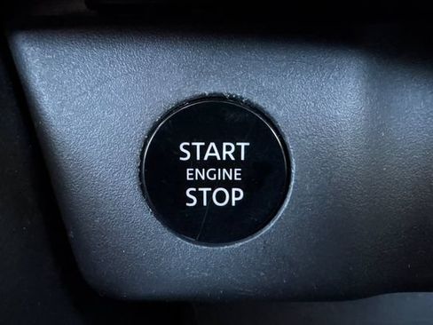 Used 2024 Nissan Rogue SV FWD image 35