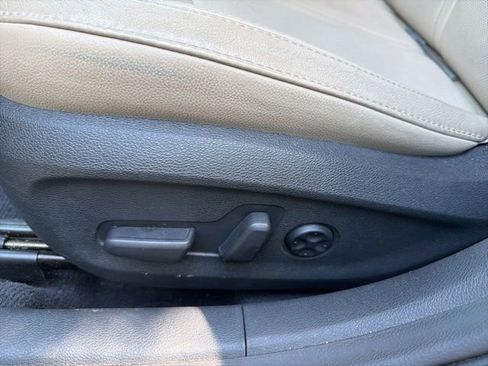 Used 2017 Hyundai Sonata Limited w/ Ultimate Package 04 FWD image 8