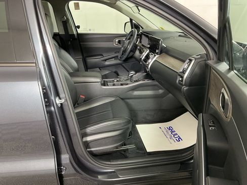 Used 2023 Kia Sorento S AWD/4WD image 6