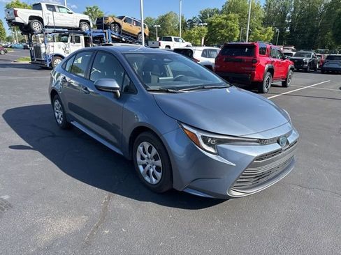 Used 2023 Toyota Corolla LE image 4