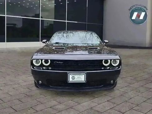 Used 2022 Dodge Challenger SXT w/ Blacktop Package image 8