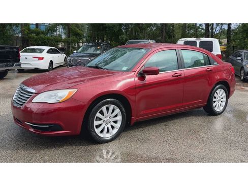Used 2013 Chrysler 200 Touring FWD image 5