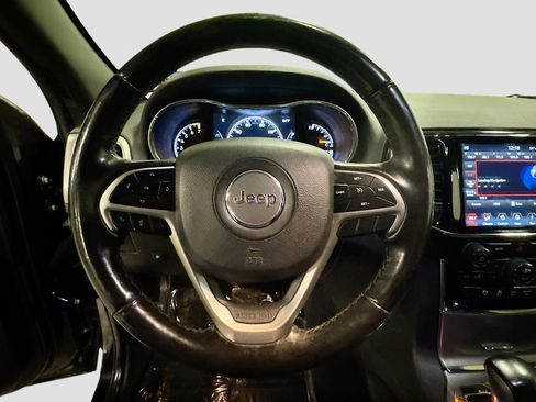 Used 2020 Jeep Grand Cherokee Altitude image 12