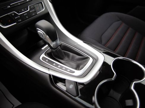 Used 2016 Ford Fusion SE image 15