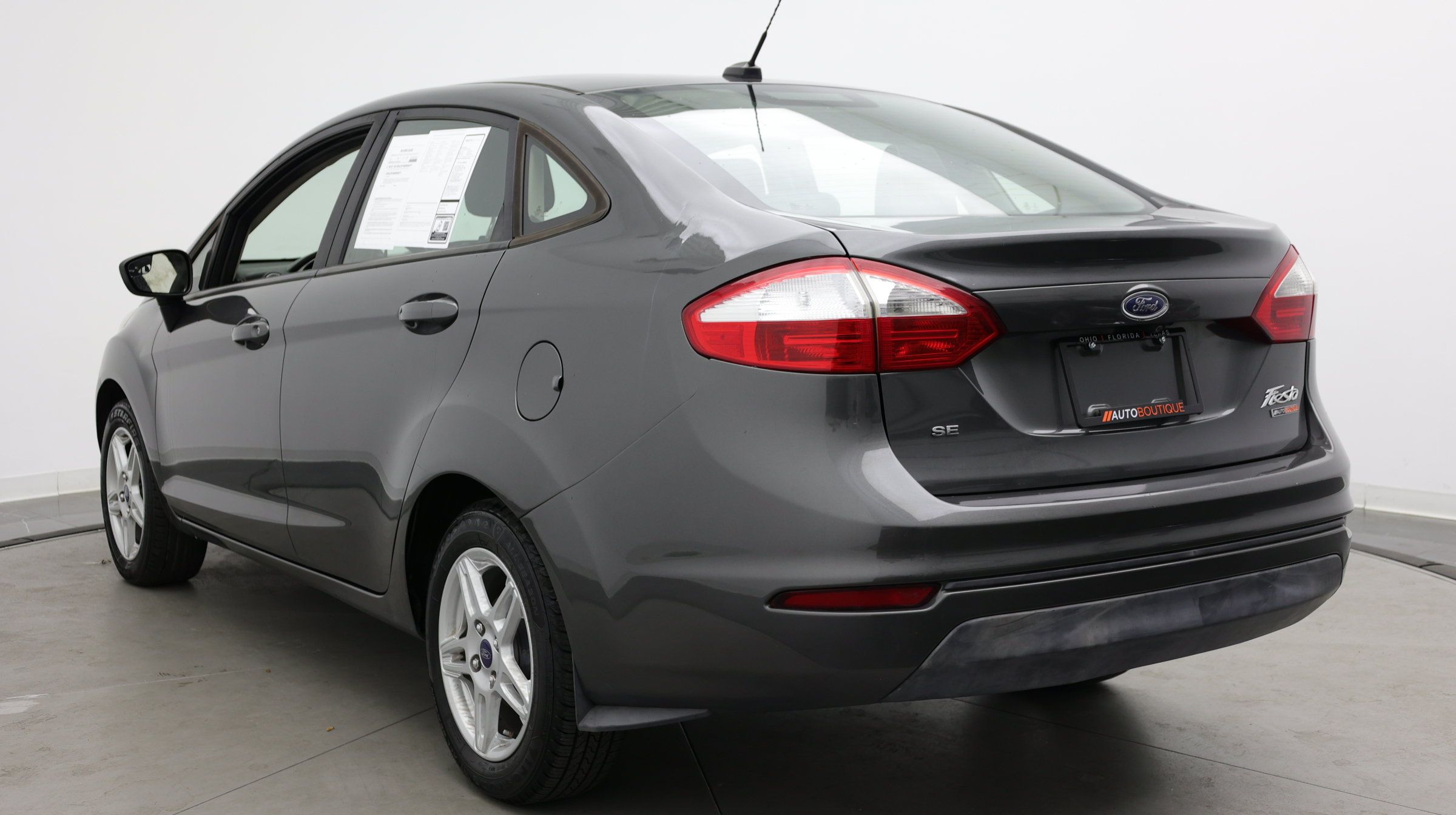 Used 2018 Ford Fiesta SE FWD image 4