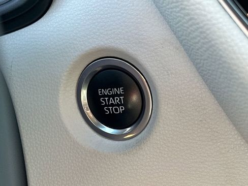 Used 2024 Toyota Corolla SE image 31