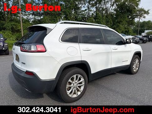 Used 2019 Jeep Cherokee Latitude w/ Cold Weather Group AWD/4WD image 3