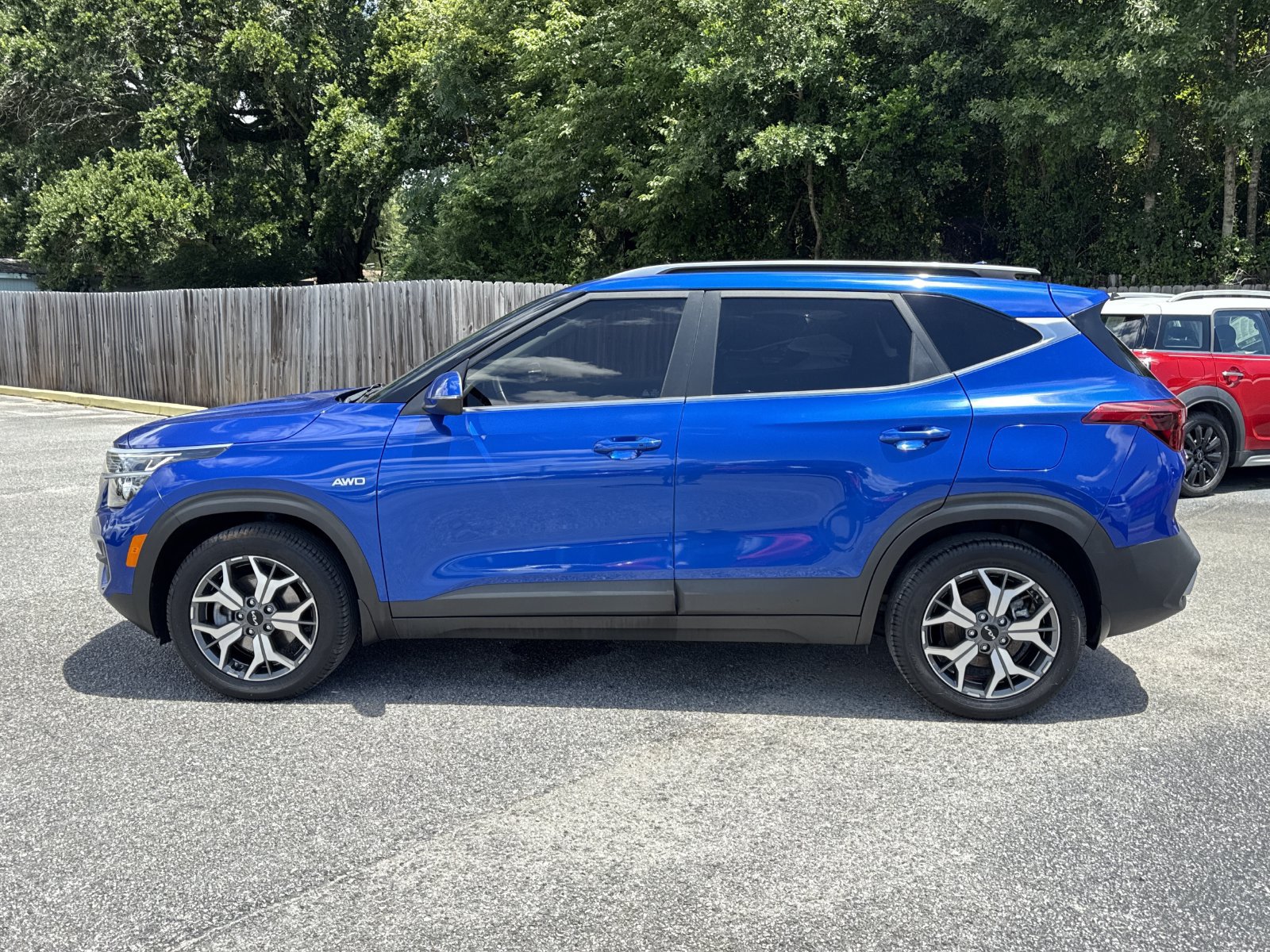 Used 2022 Kia Seltos EX AWD/4WD image 2