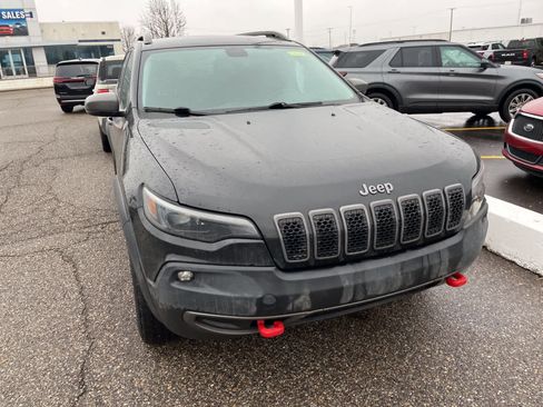 Used 2019 Jeep Cherokee Trailhawk w/ Cold Weather Group image 23
