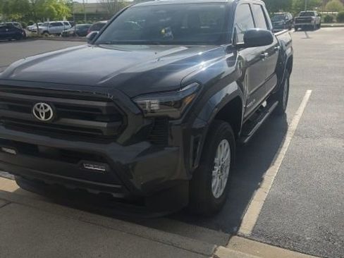 Used 2024 Toyota Tacoma SR5 image 2