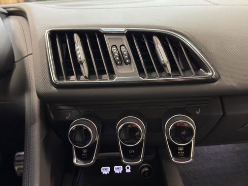 Used 2018 Audi R8 V10 image 21