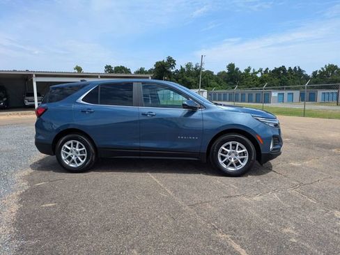 Used 2024 Chevrolet Equinox LT FWD image 3