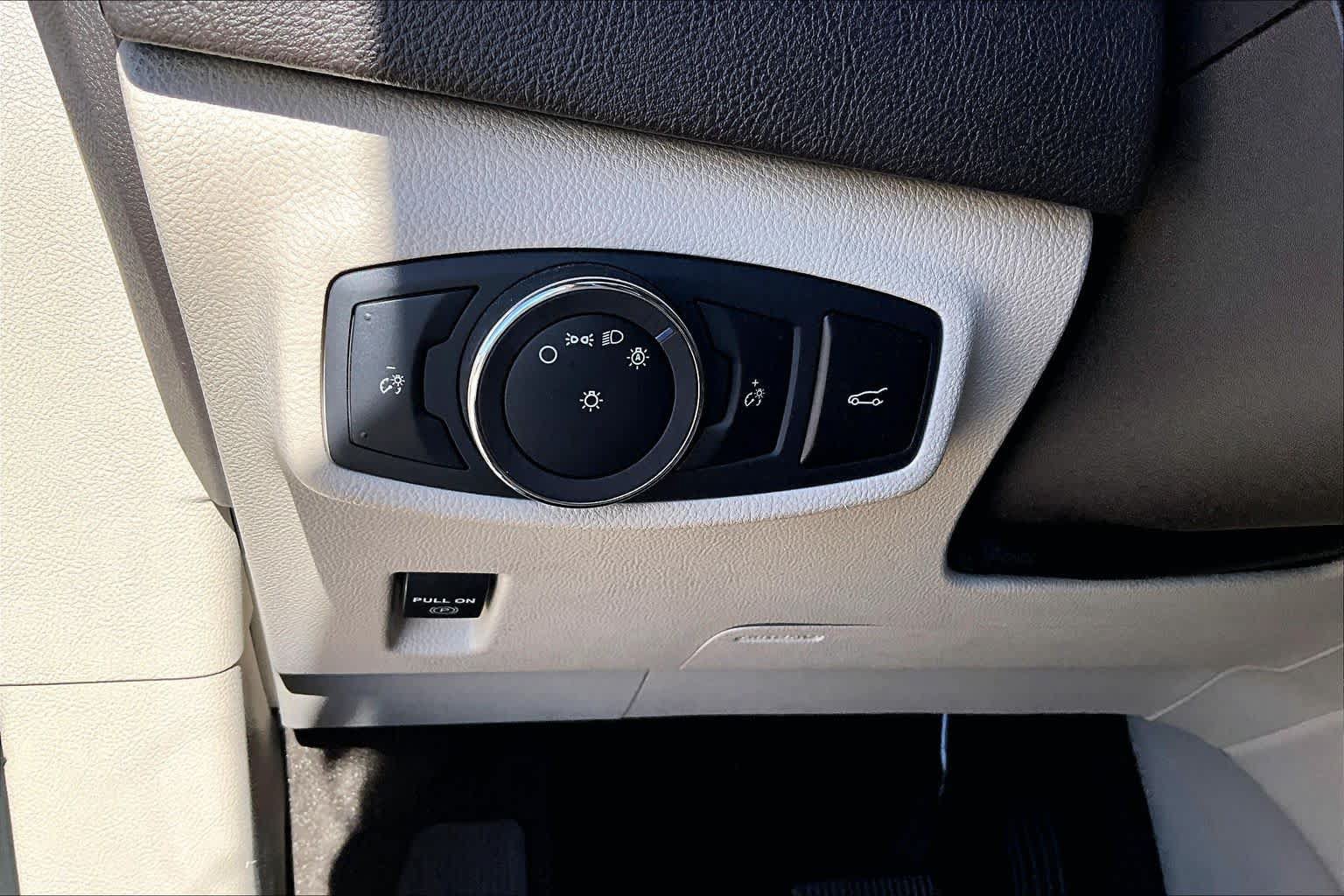 Used 2019 Lincoln MKC Select w/ Select Plus Package FWD image 33
