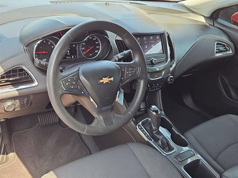 Certified 2019 Chevrolet Cruze LS w/ LS Convenience Package FWD image 2