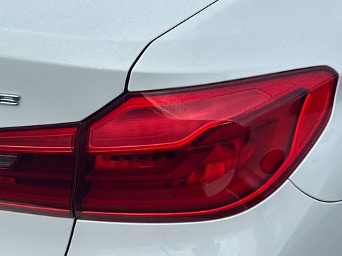 Used 2018 BMW 530e image 16