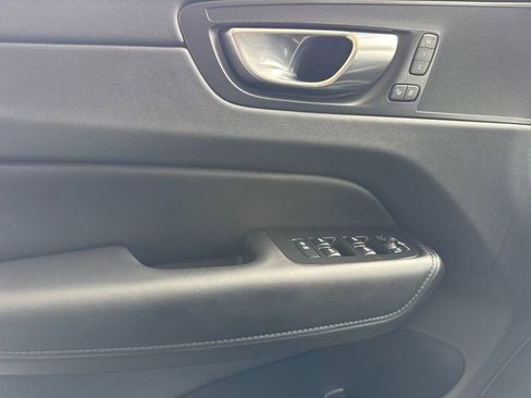 Certified 2025 Volvo XC60 B5 Plus AWD/4WD image 10