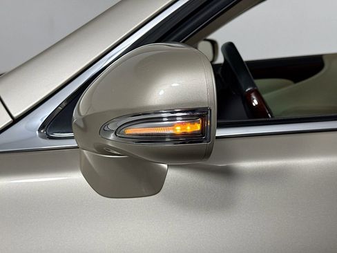 Used 2012 Lexus LS 460 w/ Comfort Pkg image 20