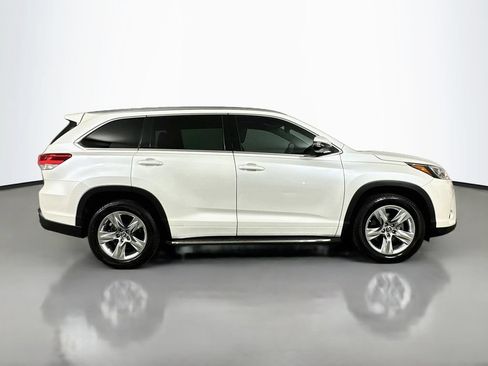 Used 2018 Toyota Highlander Limited FWD image 9