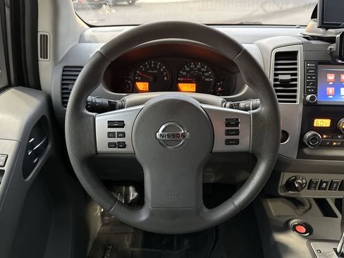 Used 2021 Nissan Frontier SV image 16