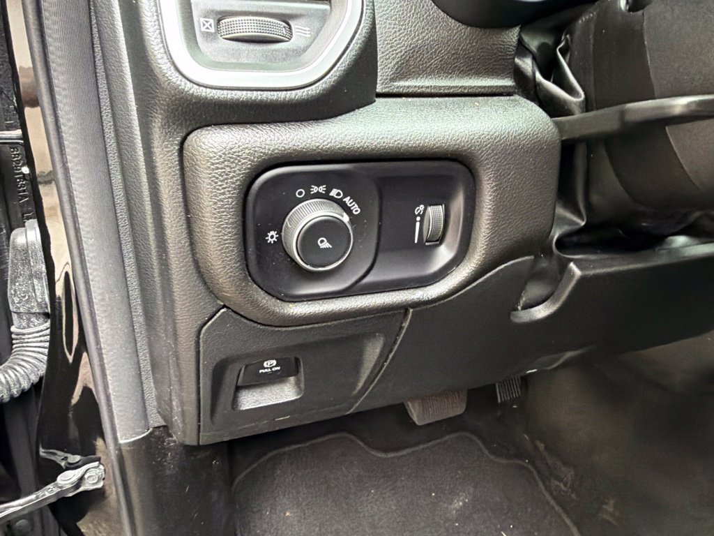 Used 2024 RAM 1500 Big Horn RWD image 39