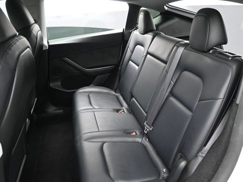 Used 2024 Tesla Model Y 2WD image 16