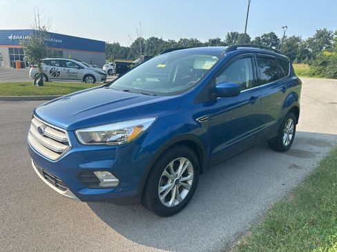 Used 2018 Ford Escape SE w/ Ford Safe & Smart Package AWD/4WD image 5