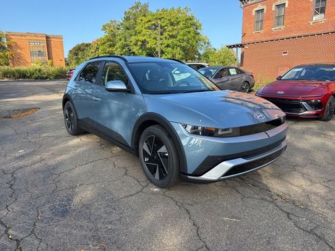 New 2025 Hyundai Ioniq 5 SEL image 1