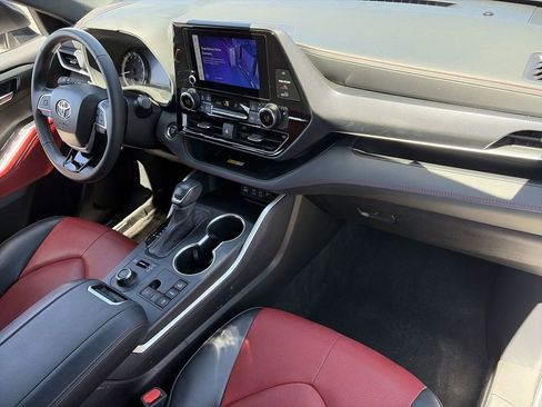 Used 2023 Toyota Highlander XSE AWD/4WD image 22