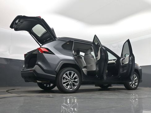 Used 2020 Toyota RAV4 XLE Premium image 58