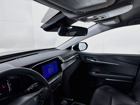 Used 2025 Toyota Camry LE FWD image 6