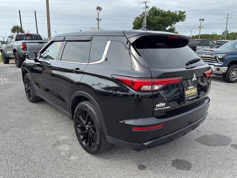 Used 2024 Mitsubishi Outlander SE Black Edition FWD image 6