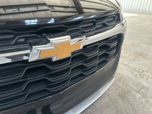 Used 2025 Chevrolet Trax LT image 9