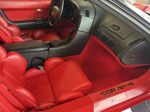 Used 1993 Chevrolet Corvette Coupe RWD image 22