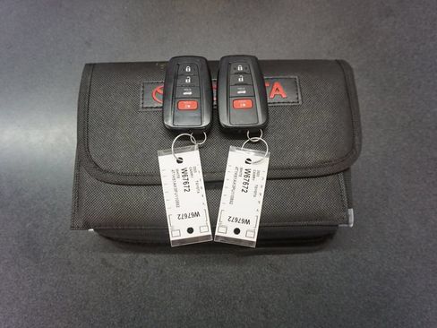 Used 2023 Toyota Camry XSE FWD image 18