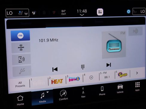 Used 2025 Chrysler Pacifica Limited FWD image 22