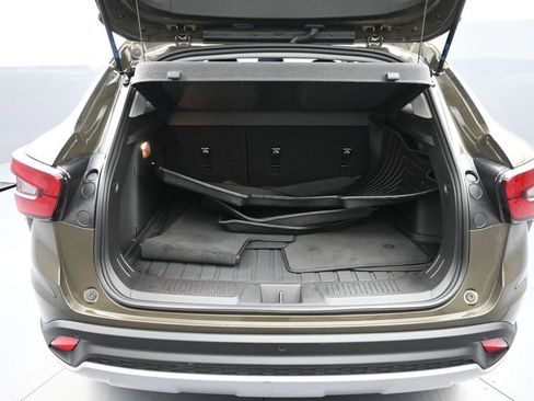 Used 2024 Chevrolet Trax LT w/ Driver Confidence Package image 21