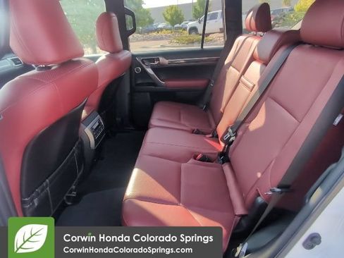 Used 2023 Lexus GX 460 Luxury w/ Accessory Package AWD/4WD image 24
