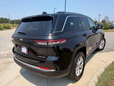 Certified 2023 Jeep Grand Cherokee Limited w/ Luxury Tech Group II AWD/4WD image 20