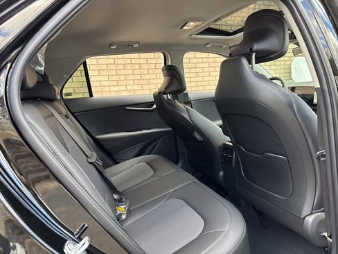 New 2025 Kia Niro EX Touring image 21