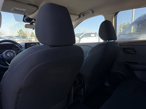 Used 2023 Nissan Rogue S image 25