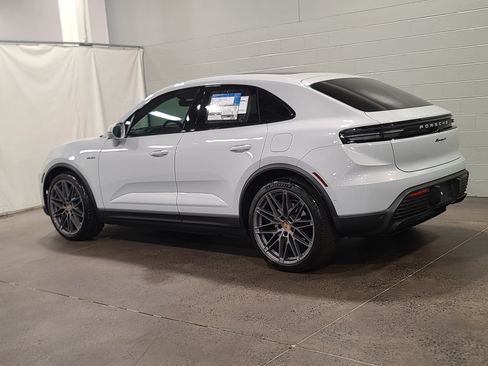 New 2026 Porsche Macan 4 Electric AWD/4WD image 3